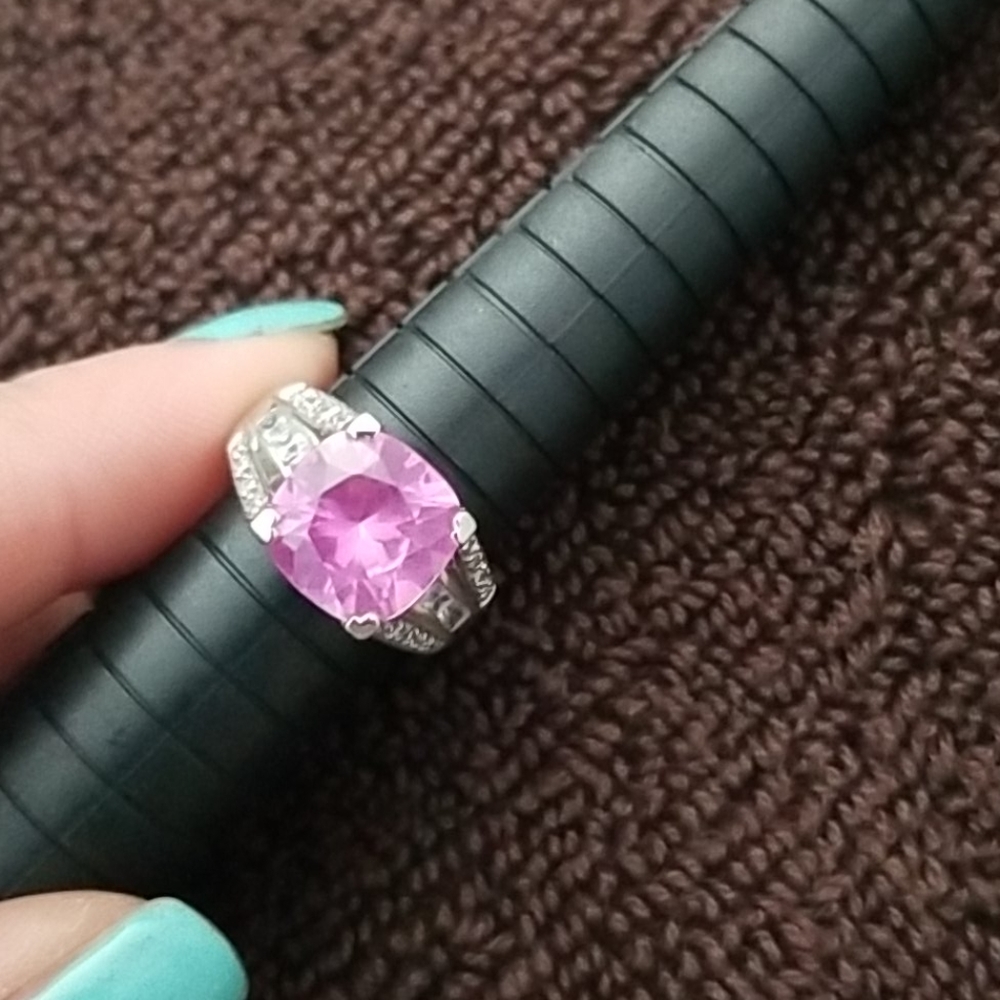Pink stone ring sz 6